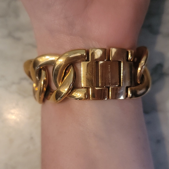 Rose gole Micheal kors watch - Picture 2 of 5